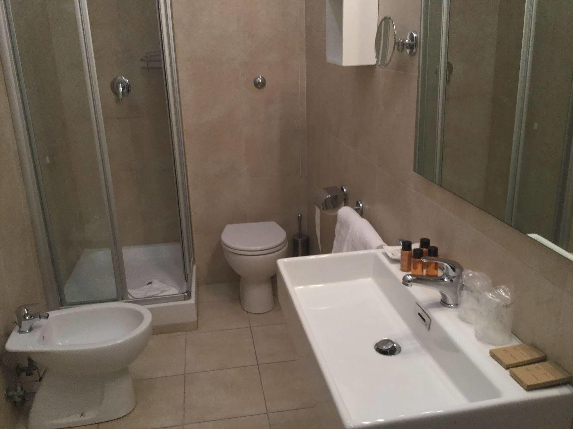 Rhome Terminal Guest House Rome Luaran gambar